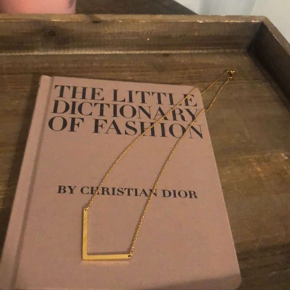 NWOT “L” Necklace